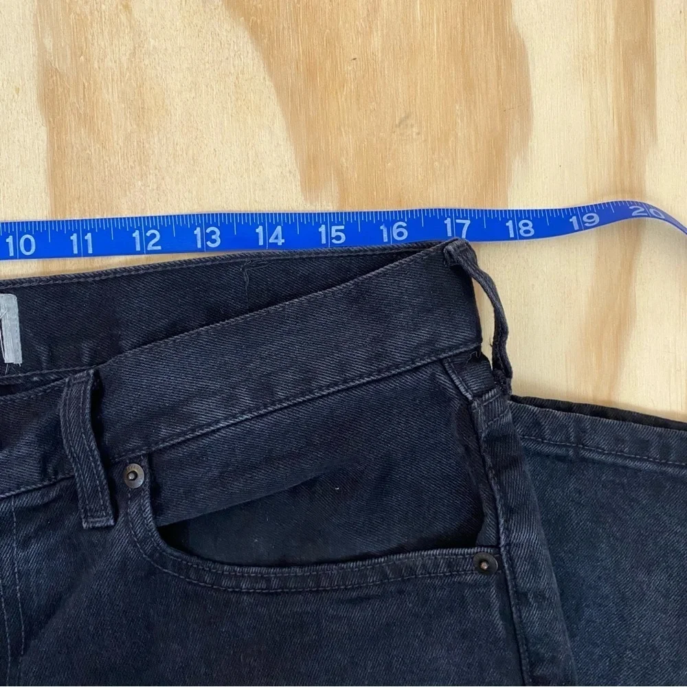 Everlane Men's Authentic Straight Jean in Washed Black Denim - Picture 9 of 13